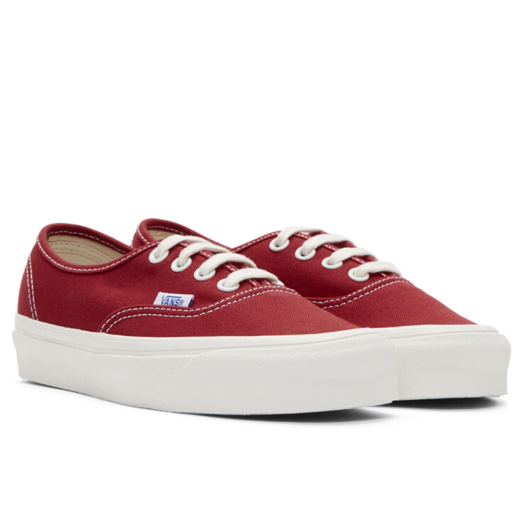 Vans Red OG Authentic LX 女款帆布鞋 $60（约413元）