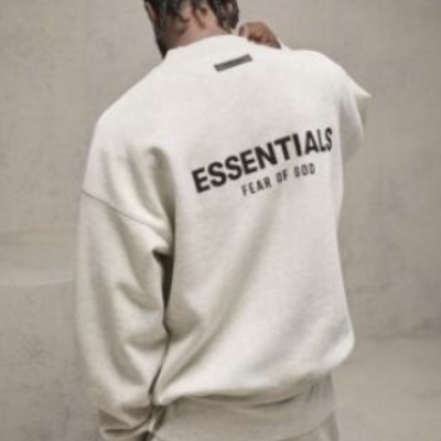 SSENSE：Essentials 潮牌热卖 T恤$24<br />       多款中站好价+部分美站定价优势