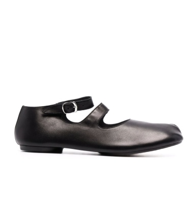 赵露思同款！Maison Margiela 马吉拉黑色 tabi 玛丽珍鞋<br />       8.5折 ￥5678