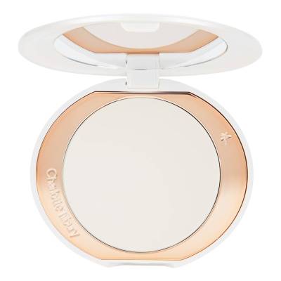 【单件含税】Charlotte Tilbury 白月光柔焦亮颜蜜粉饼 9g Fair-Medium<br />       8.5折 ￡32.3
