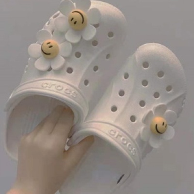 Crocs 卡骆驰 Baya 中性款洞洞鞋 多色<br />       3.9折 $19.59（约140元）