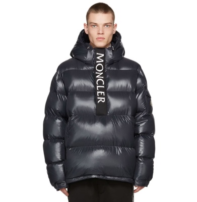 识别账号！Moncler 男款藏青色 Maury 羽绒服<br />       3折 $465（约3331元）