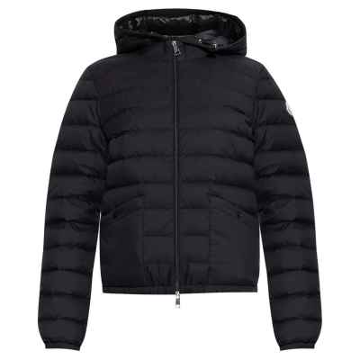 港站定价优势！Moncler Hede 黑色连帽羽绒服<br />       7080港币（约6611.3元）