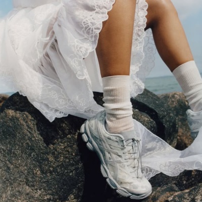 LUISAVIAROMA：ASICS x Cecilie Bahnsen 新品花朵鞋上线<br />       澳门站定价优势