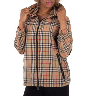 吴磊同款女款！Burberry  格纹外套<br />       4.5折 $608（约4374.26元）
