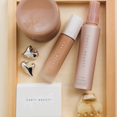 Cult Beauty：Fenty Beauty 限时热卖！入手粉底、遮瑕等 精选8折<br />       豪华礼赠+满£70送礼包