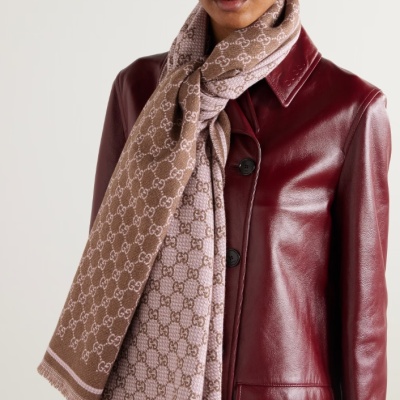 GUCCI 古驰流苏提花围巾<br />       HK$4400（约4048元）