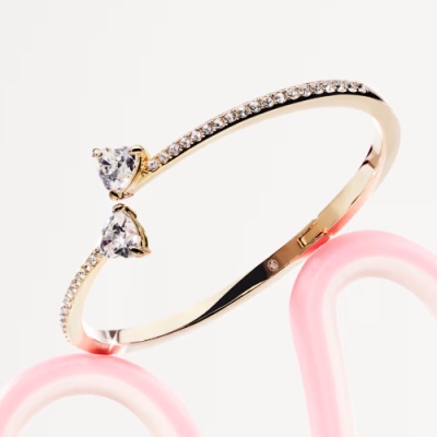 Swarovski：时尚搭配必备！精选项链、耳环等<br />       买2件赠星星吊坠