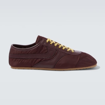 上新！Dries Van Noten 酒红色德训鞋<br />       $357（约2553.59元）