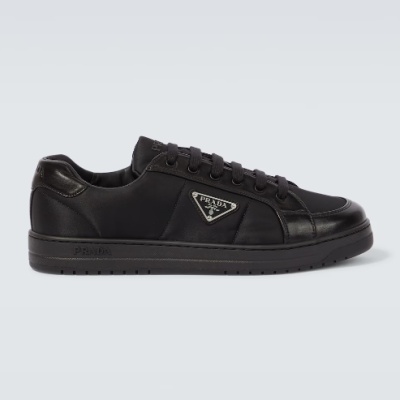 PRADA 普拉达徽标黑色运动鞋<br />       4折 €392（约3288.88元）