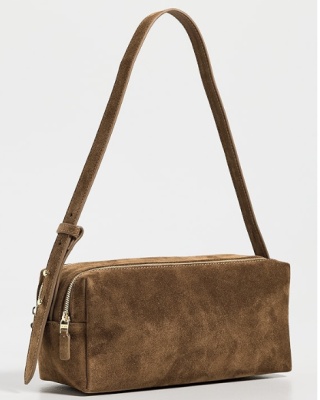 Elleme Trousse 麂皮腋下包<br />       7.5折 $371.25（约2652.36元）