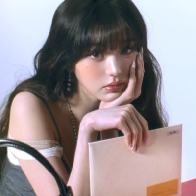 Mytheresa：MIU MIU 私密大促专场 白色芭蕾舞平底鞋€445<br />       精选低至5折