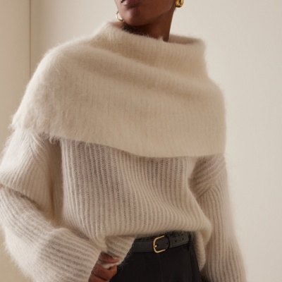 TOTEME 漏斗形羊驼毛混纺围脖<br />       9折 $333（约2377.89元）