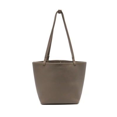 澳门站定价优势！THR ROW Park 中号托特包<br />       9折 HK$8854.2（约8121.07元）