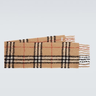 BURBERRY 巴宝莉格纹流苏羊毛混纺围巾<br />       €475（约3931.95元）