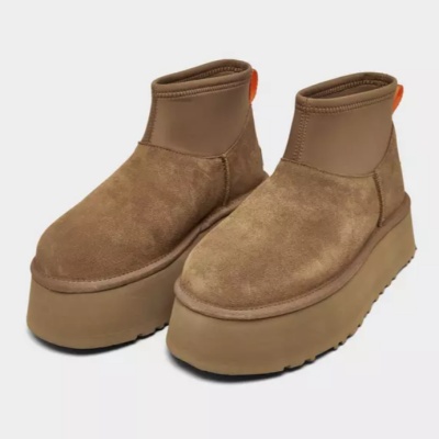 UGG 迷你水桶靴<br />&nbsp;&nbsp;&nbsp;&nbsp;&nbsp;&nbsp;&nbsp;5.5折&nbsp;$93.75（约654.95元）