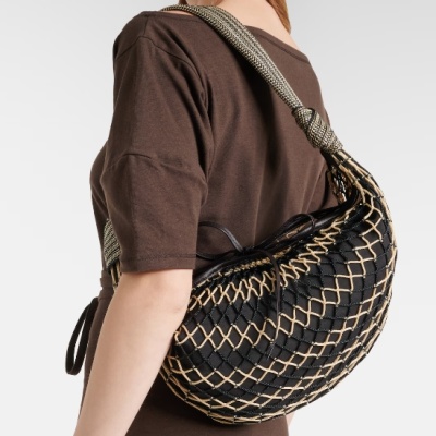 LEMAIRE x Filt Fortune 网兜牛角包<br />&nbsp;&nbsp;&nbsp;&nbsp;&nbsp;&nbsp;&nbsp;€355（约2911.64元）