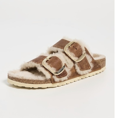 Birkenstock Arizona Big Buckle 毛绒拖鞋<br />&nbsp;&nbsp;&nbsp;&nbsp;&nbsp;&nbsp;&nbsp;8折&nbsp;$135.96（约947.67元）