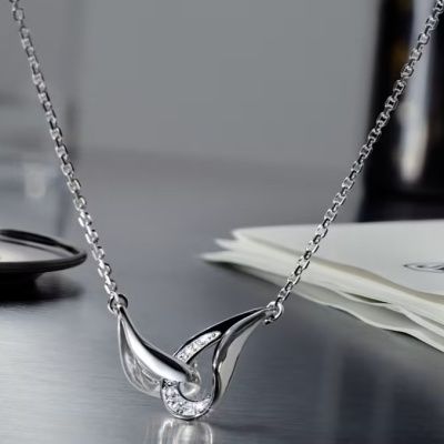 Swarovski：质感新款热卖 入银项链、开口戒指等<br />&nbsp;&nbsp;&nbsp;&nbsp;&nbsp;&nbsp;&nbsp;新人首单享9折
