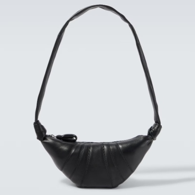 澳门站定价优势！LEMAIRE Croissant 小号黑色羊皮牛角包<br />&nbsp;&nbsp;&nbsp;&nbsp;&nbsp;&nbsp;&nbsp;8折&nbsp;€664（约5000.72元）