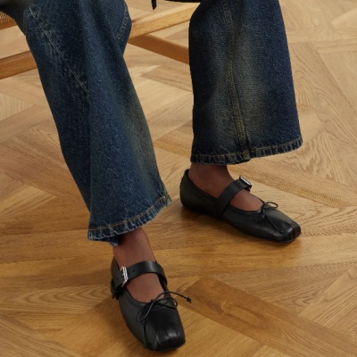 ANN DEMEULEMEESTER Zoey 黑色皮革芭蕾舞平底鞋<br />&nbsp;&nbsp;&nbsp;&nbsp;&nbsp;&nbsp;&nbsp;8折&nbsp;$504（约3376.2元）