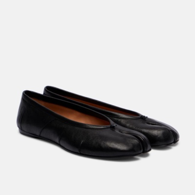 MAISON MARGIELA 马吉拉 Tabi 黑色分趾平底鞋<br />&nbsp;&nbsp;&nbsp;&nbsp;&nbsp;&nbsp;&nbsp;8折&nbsp;HK$6560（约5595.68元）