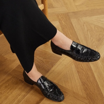 THE ROW Soft Two 25 乐福鞋<br />&nbsp;&nbsp;&nbsp;&nbsp;&nbsp;&nbsp;&nbsp;$1290（约8623.26元）